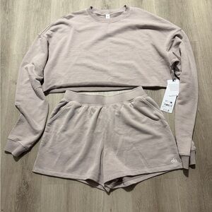 ALO Yoga Grey Sky Wash Cropped Crewneck Size L and Matching Shorts Size M